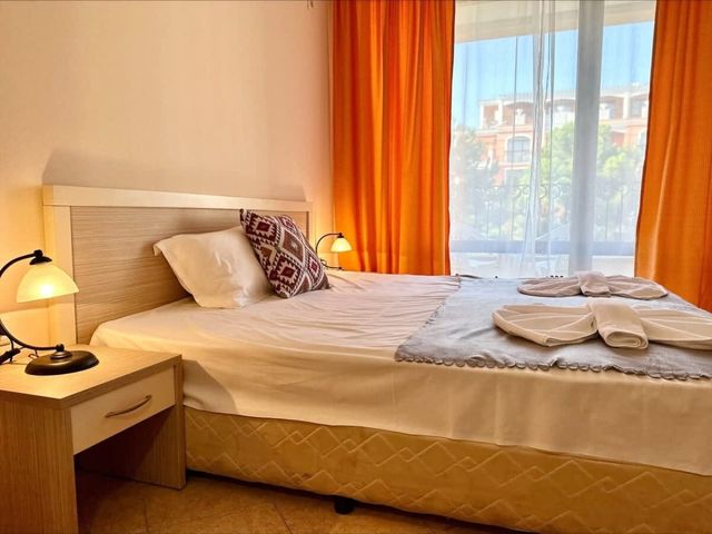 Suite apartment with balcony in Royal Sun