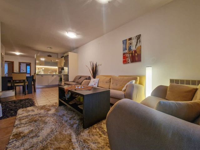 Cozy 2-Bedroom Stay with Parking in OLD INN Bansko