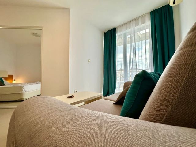 Cozy  pool view apartment on complex Rainbow 3