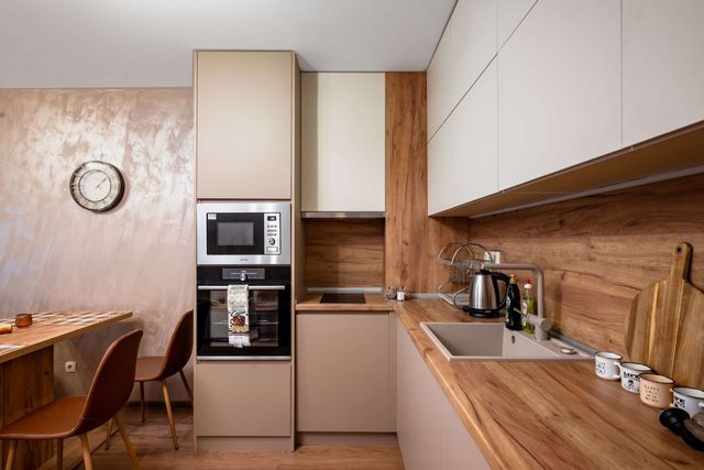 Warm & Spacious Stay with Balcony