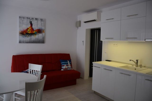 Unbeatable Location: New Lux Apartment Varna beach