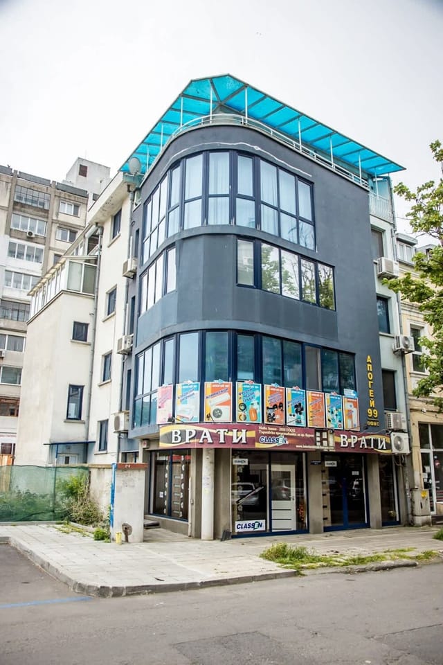 Spacious & Sunny Maisonette w/ Terrace near Centre