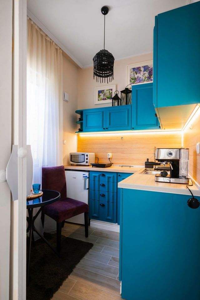 Bright Bohemian Studio with Prime Location