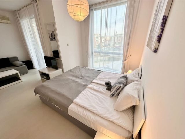 Cozy Rainbow 3  studio pool view