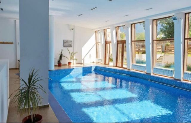 Mountain View Studio, Steps from Bansko Gondola