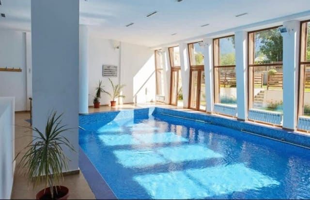 Mountain View Studio, Steps from Bansko Gondola