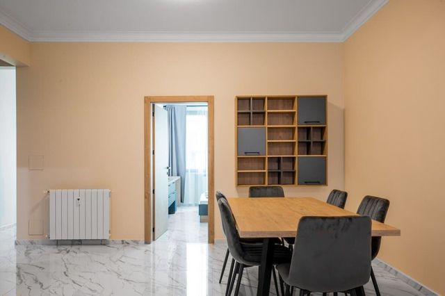 Marble Essence: 2BD Retreat in Top City Centre