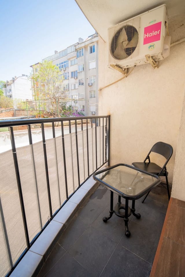 Spacious 2BD Apart. Walk to City Centre