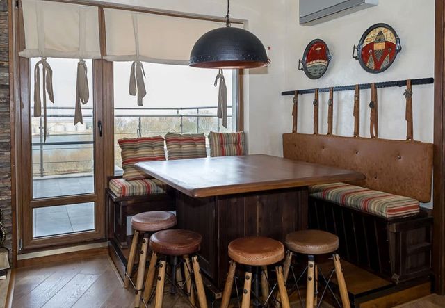 Modern Comfort & Vintage Charm with Panoramic View