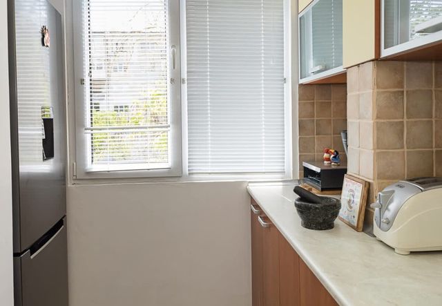 Sunny 2-Bedroom Flat near Sea Garden|Chayka, Varna