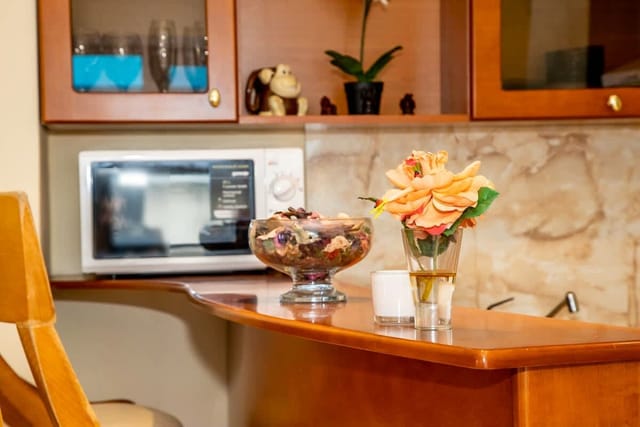 Spacious & Sunny Maisonette w/ Terrace near Centre