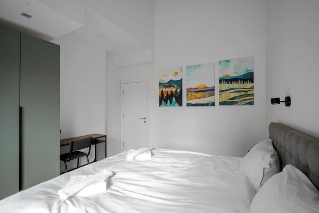 Luminous Central Retreat Spacious 2BD Apartment