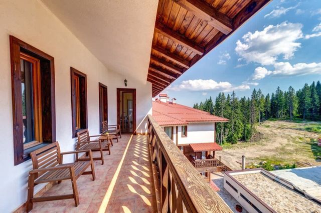 Cosy 1BD Apt w/ Free Parking and Balcony