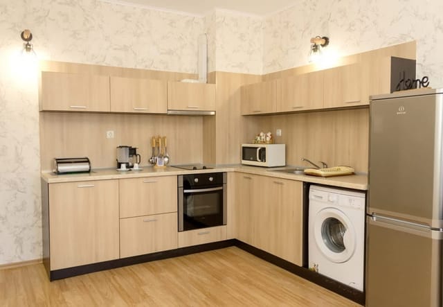 Bright 1-bedroom Flat with Balcony in Golden Sands