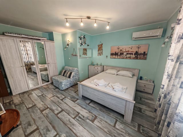 Bright 1BD Apartment with Nice Terrace