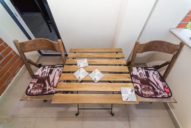 Alma Apartment - Stylish 1BD Flat with Balcony