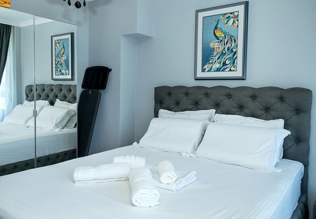 Royal View –Luxury 2BR Apartment with Sea Panorama