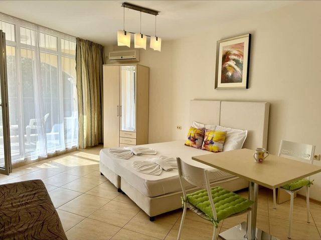 Cozy studio for 4 person in Aheloy Palace