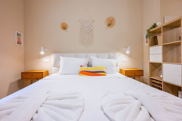 Cozy Boho Studio in Center with Shared Terrace