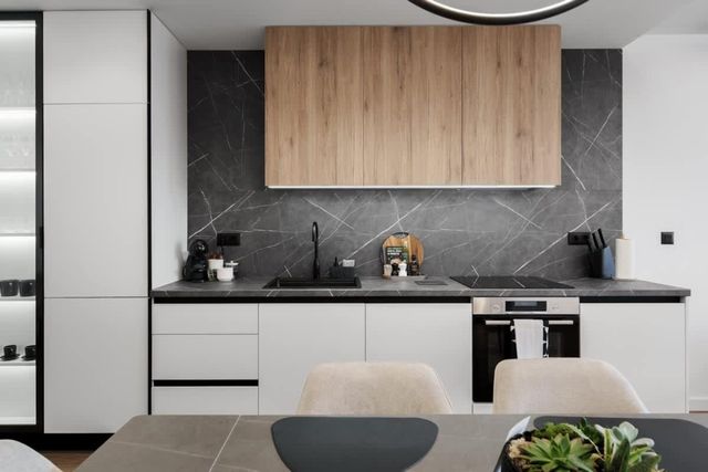 Stylish 1BR with Balcony & Parking | Skyline Varna