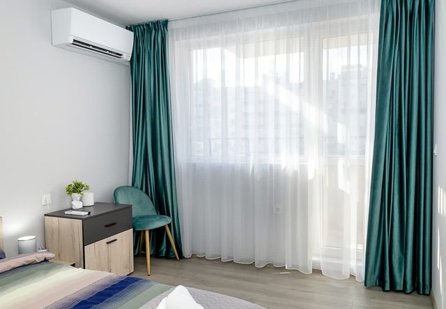 Stylish 2BR Apartment - Underground Parking, Varna