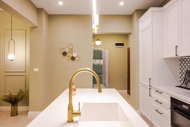 Top Center 2BD Luxurious Flat with Shared Terrace