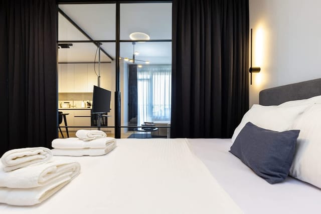 Modern 1BDR Apartment in a New Building - Photo 2