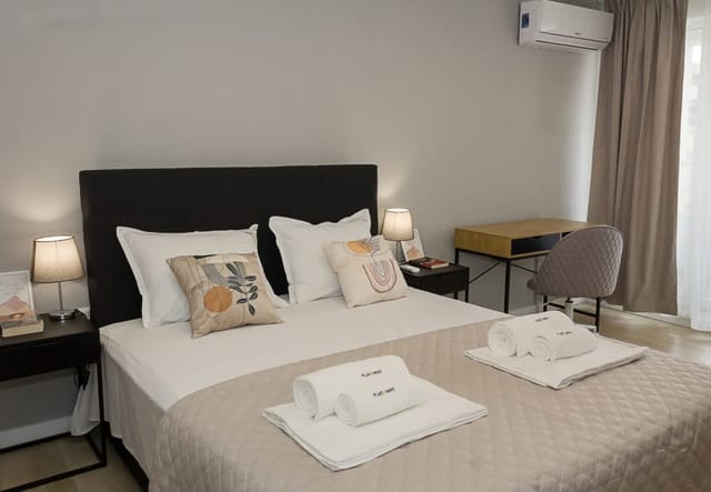 Sea Garden Varna - 2BD Flats with Desk &amp; Balcony - Photo 2