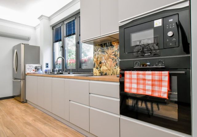 Stylish 2-Bedroom Sofia Stay - Photo 2