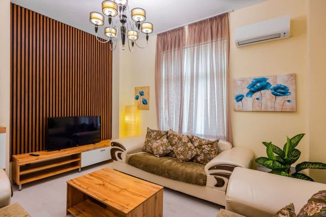 Cozy 2BD Flat + Work Space I Remote workers haven