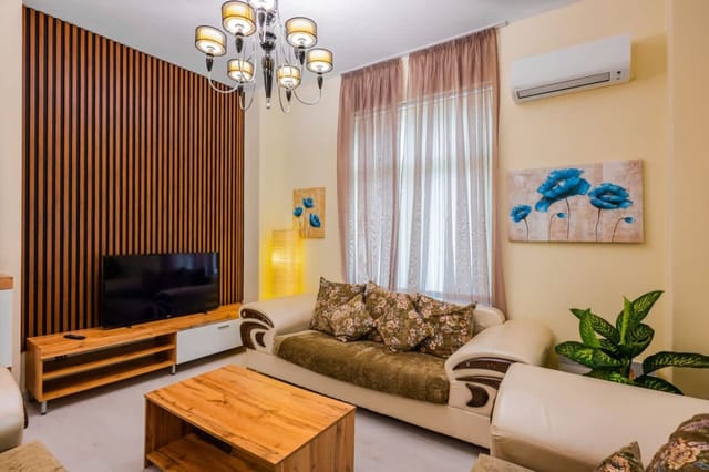 Cozy 2BD Flat + Work Space I Remote workers haven