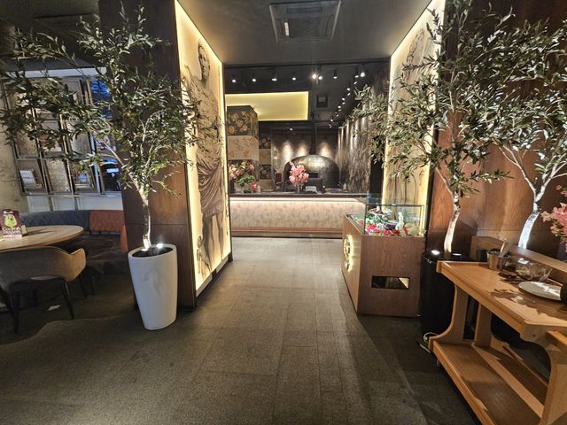 Luxuriously Romantic Restaurant in the Heart of Sofia