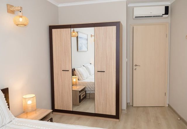 Seaside Bliss: Elegant 1BD with Stunning View