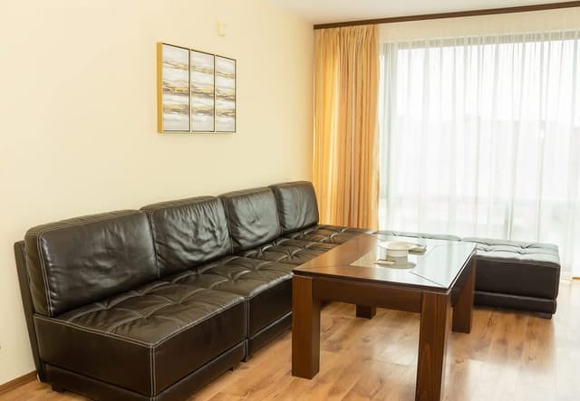 Cozy 1BD Apartment with a Spacious Terrace