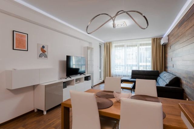 Stylish 1-bedroom Flat in Business District