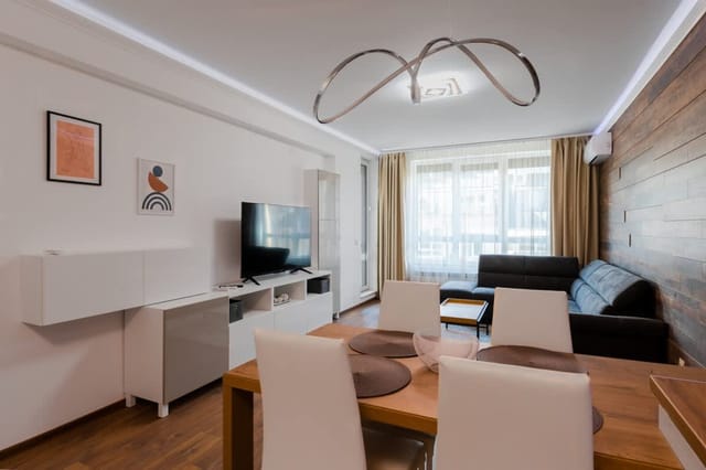 Stylish 1-bedroom Flat in Business District