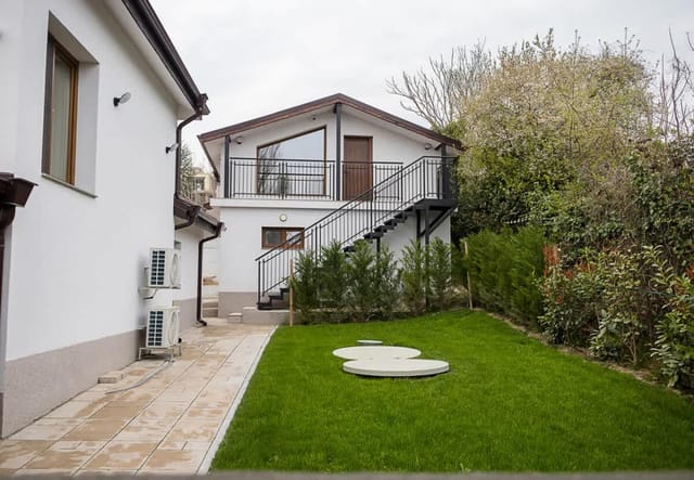 Private Villa with 5BD, Pool & Stunning Sea Views