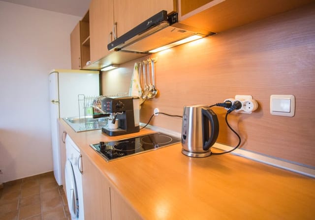 Cozy Colorful Studio at the foot of the Mountain