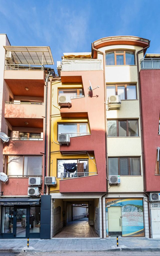 Downtown 1BD Apartment w/ Cosy Balcony