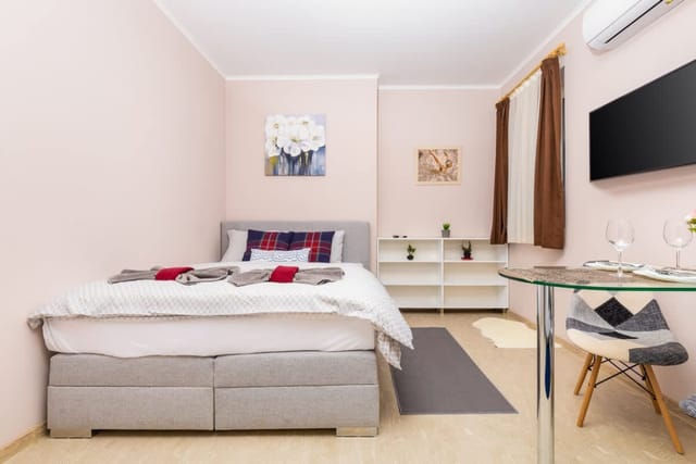 Stella 1  Studio close to the Singing Fountains