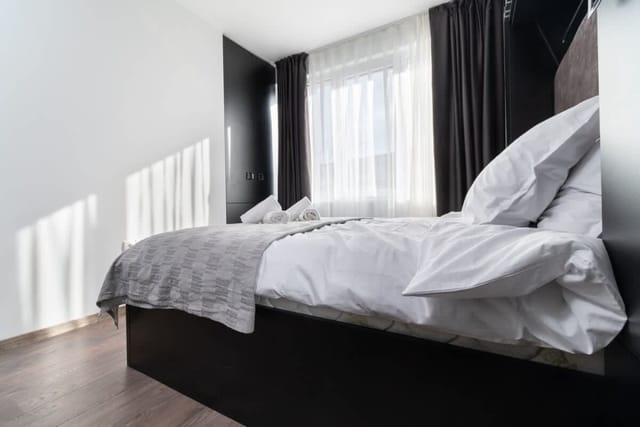 Central Plovdiv: Modern 1BR with Netflix & Balcony