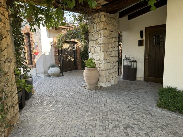 Zornitza Family Estate - Hotel