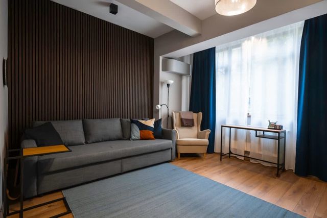 Lux Flat next to Park with working space - Photo 3