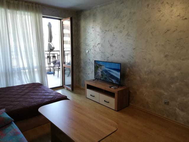 Lovely Studio in a Complex with a Pool