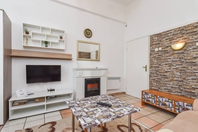 Historical Lion's Bridge 1-Bedroom Apartment