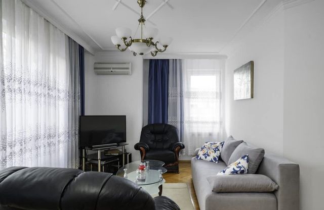 Cozy 2BD Apartment close to South Park