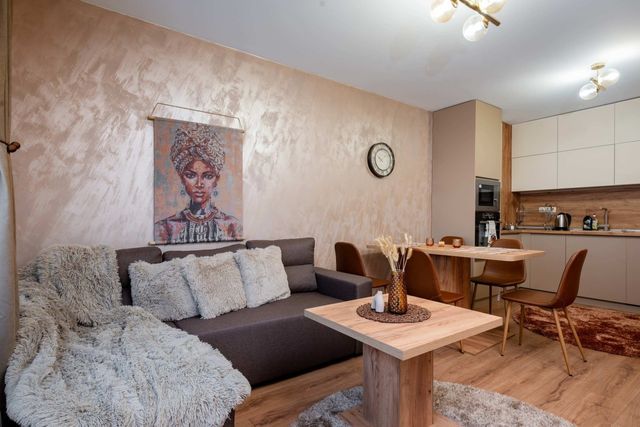 Warm & Spacious Stay with Balcony