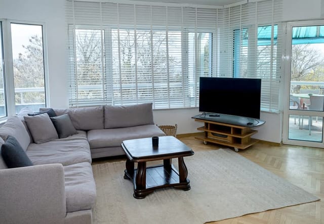 3BD Maisonette with Sea Views - Next to Sea Garden - Photo 2