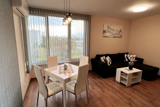 Апартамент Комфорт 2 близо до летището