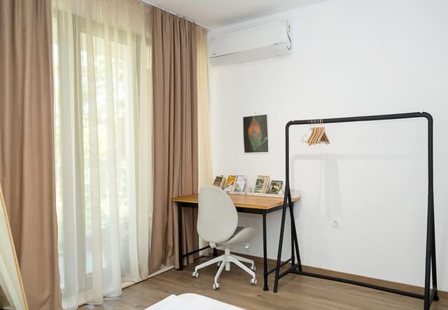 Modern 2-Bedroom Flat with Balcony in Azur Premium